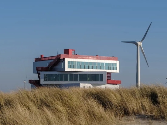 Portlantis es un nuevo centro de visitantes de Rotterdam que conecta a los visitantes con su rico espíritu marítimo