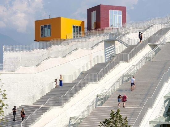 Recuperación de la pirámide de Tirana: MVRDV transforma el monumento más polémico de Albania