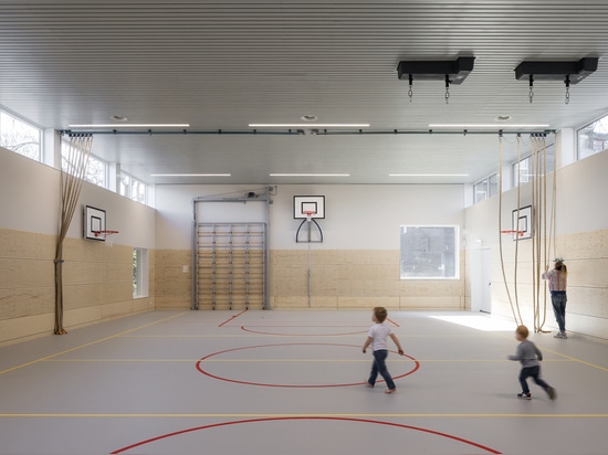 Escuela primaria Lux / EVA architecten