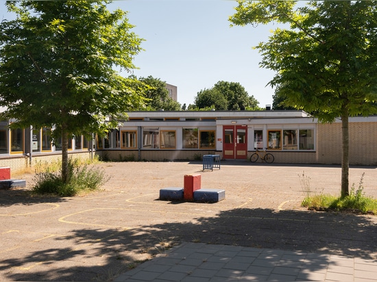 Escuela primaria Lux / EVA architecten
