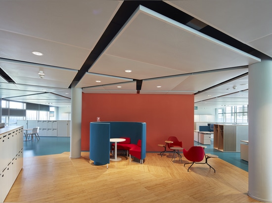MOBILIARIO PARA LUGARES DE TRABAJO - Parma, Italia