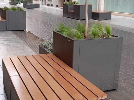 Banco y Jardinera Osaka en Elda: una solución pensada para las personas