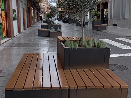 Banco y Jardinera Osaka en Elda: una solución pensada para las personas