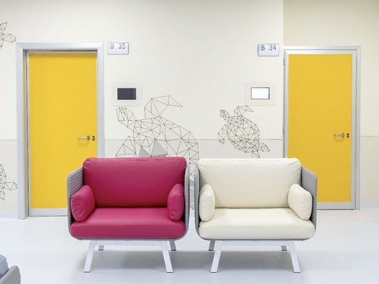 MOBILIARIO PARA LUGARES DE TRABAJO - Roma, Italia
