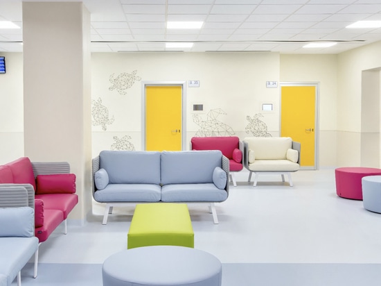 MOBILIARIO PARA LUGARES DE TRABAJO - Roma, Italia