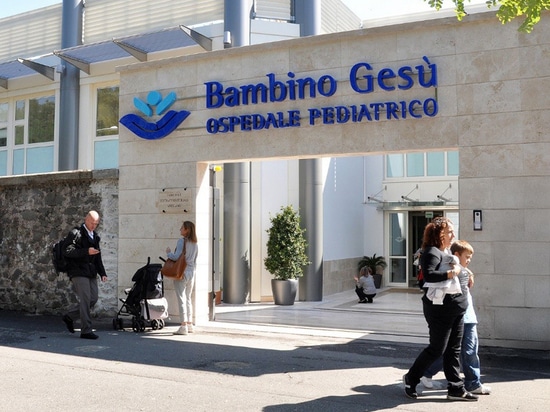 MOBILIARIO PARA LUGARES DE TRABAJO - Roma, Italia