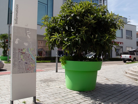 Diseño urbano por colores: Kempten utiliza jardineras para dar forma al espacio público