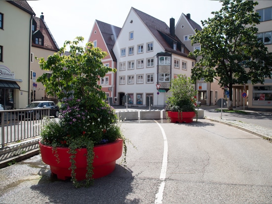 Diseño urbano por colores: Kempten utiliza jardineras para dar forma al espacio público