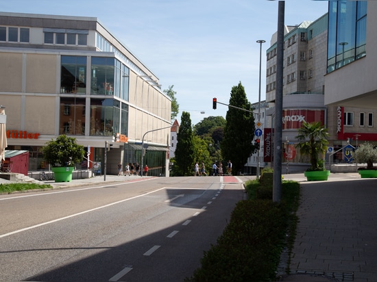 Diseño urbano por colores: Kempten utiliza jardineras para dar forma al espacio público