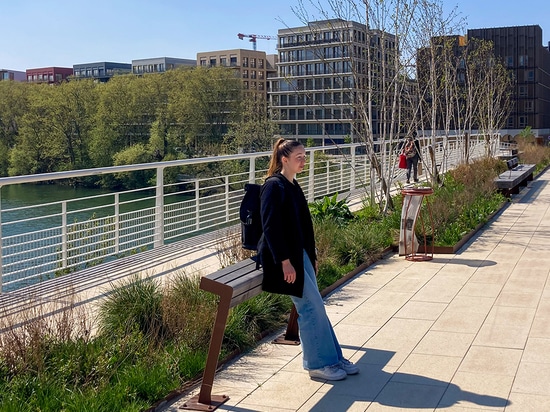 Banco a medida - Puente Olímpico Louafi Bouguera, París