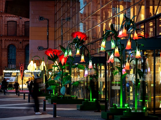 Ciudades de verano en flor y luz: Una nueva era de iluminación urbana