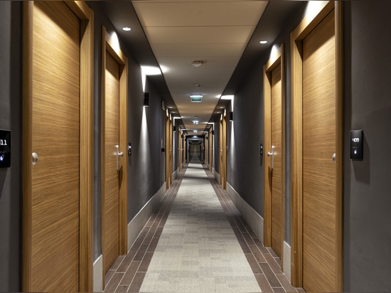 Soluciones AVE para una hospitalidad elegante y con estilo en el Hotel Mood de Pescara