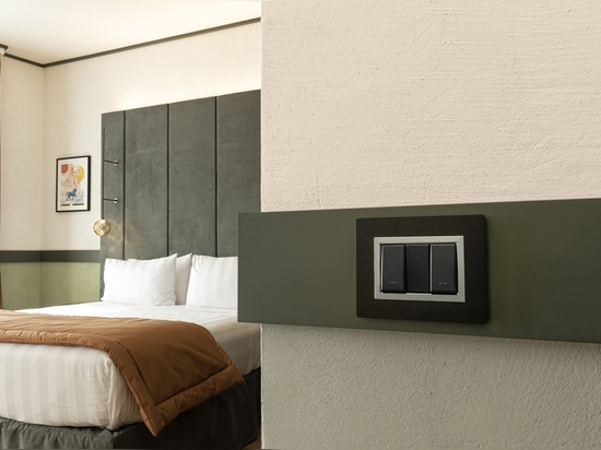 El Hotel Nemi de Milán tiene un elegante sistema eléctrico con soluciones AVE