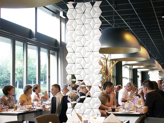 Elegante separador de espacios para restaurantes