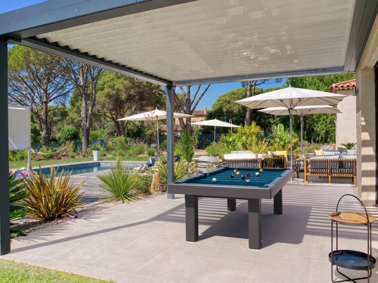 La elegancia del juego al aire libre con el billar Bubbly Outdoor.
