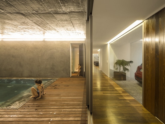 LA CASA DEL CORCHO DE LA COLINA POR CONTAMINAR ARQUITECTOS