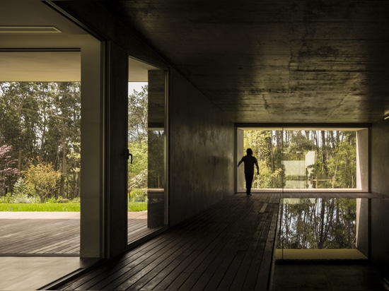 LA CASA DEL CORCHO DE LA COLINA POR CONTAMINAR ARQUITECTOS