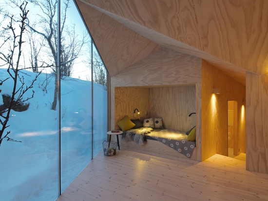 ¿REIULF RAMSTAD ARKITEKTER? CABINA DE FORMA DE V DE S