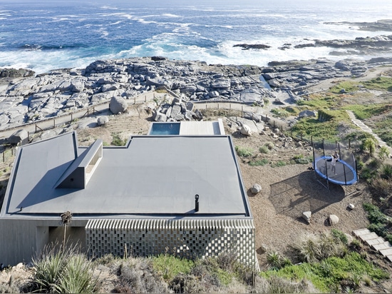 CASA POR TIERRA ARQUITECTOS DE RAMBLA